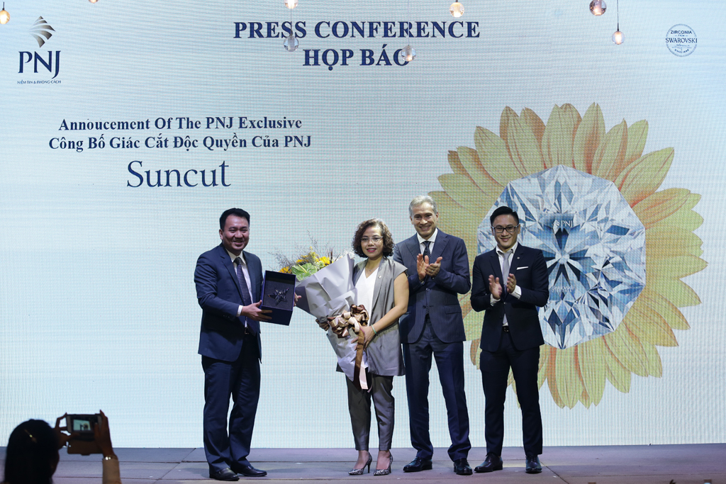 Lễ công bố sản phẩm độc quyền PNJ Suncut, đánh dấu sự hợp tác chiến lược giữa PNJ và Swarovski