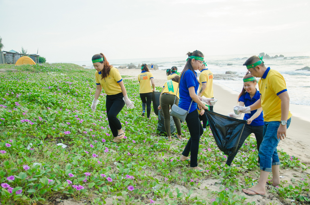 PNJ tiếp tục được vinh danh Top 100 môi trường làm việc tốt nhất Việt Nam năm 2017
