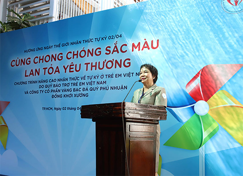 Bà Cao Thị Ngọc Dung - Chủ tịch HĐQT Cty CP Vàng Bạc Đá Quý Phú Nhuận phát biểu tại sự kiện