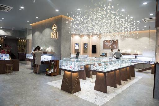 Lên kế hoạch chọn nhẫn cưới đẹp cho cặp đôi 7 Lựa chọn thương hiệu trang sức uy tín rất quan trọng trong việc lên kế hoạch chọn nhẫn cưới của cặp đôi