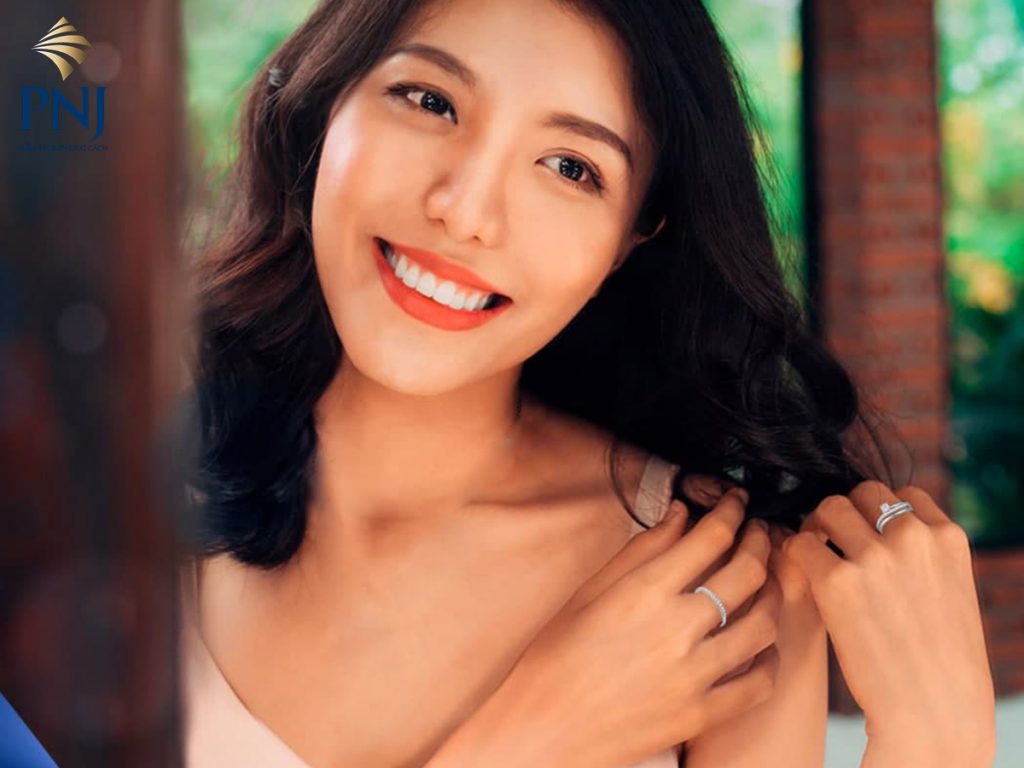 Nhẫn - Tuyệt chiêu giúp nàng cá tính hơn trong mọi phong cách 3 Nhan Tuyet chieu giup nang ca tinh hon trong moi phong cach 2