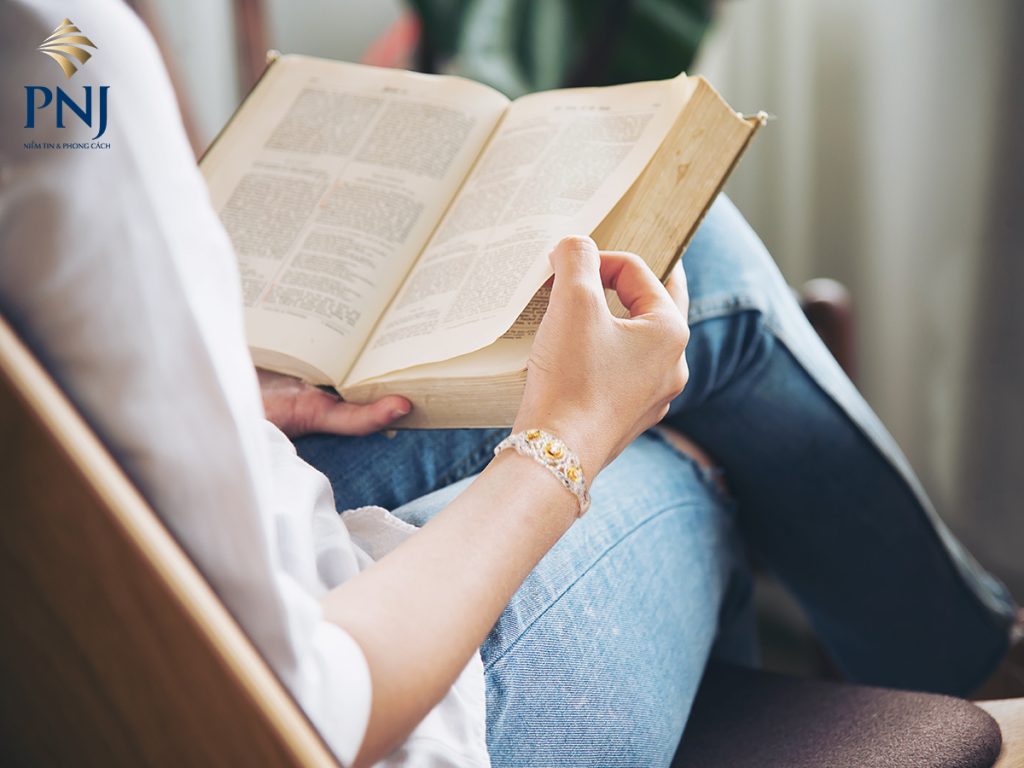 Tuy xa ma gan 6 mon qua y nghia cho mua yeu gian cach 1