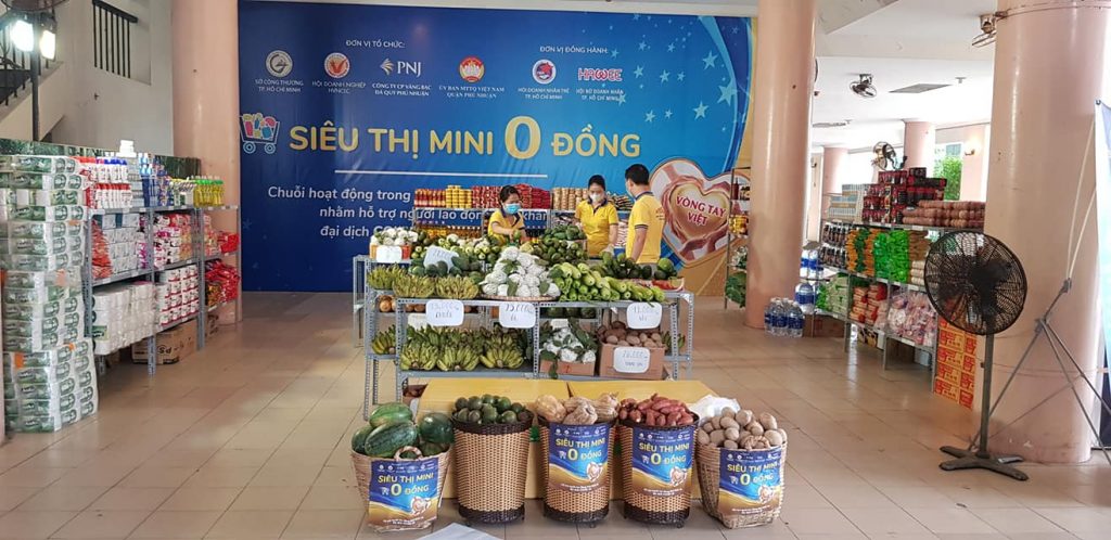 PNJ tiếp tục đưa siêu thị mini 0 đồng đến với người nghèo tại TP.HCM 1 pnj tiep tuc dua sieu thi mini 0 dong den voi nguoi ngheo tai tp hcm 01