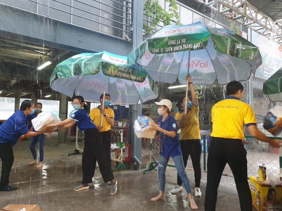 Siêu thị mini 0 đồng ấm lòng sinh viên mùa dịch 4 sieu thi mini 0 dong am long sinh vien mua dich 04