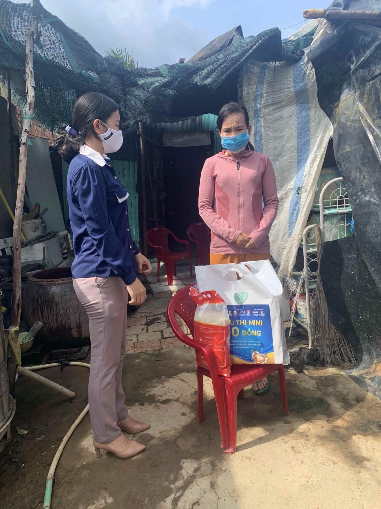 Siêu thị mini 0 đồng lan tỏa yêu thương đến bà con huyện đảo Cần Giờ 3 sieu thi mini 0 dong lan toa yeu thuong den ba con huyen dao can gio 03 3