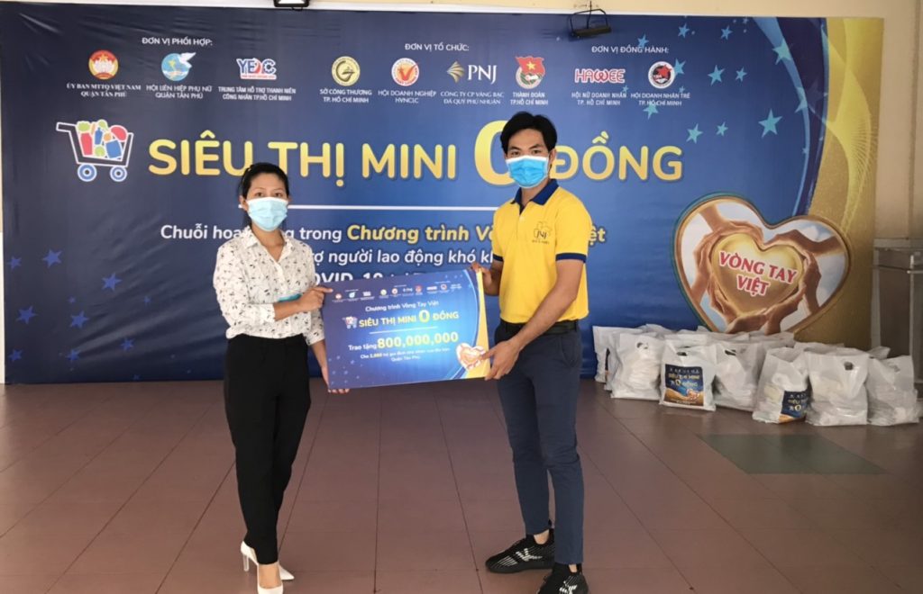 Siêu thị mini 0 đồng lan tỏa yêu thương đến bà con huyện đảo Cần Giờ 6 sieu thi mini 0 dong lan toa yeu thuong den ba con huyen dao can gio 06