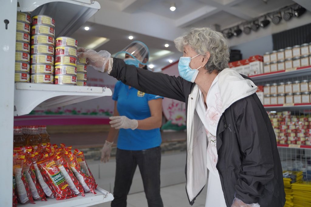 Siêu thị mini 0 đồng 'thắp' hy vọng cho người nghèo 1 sieu thi mini 0 dong thap hy vong cho nguoi ngheo 01