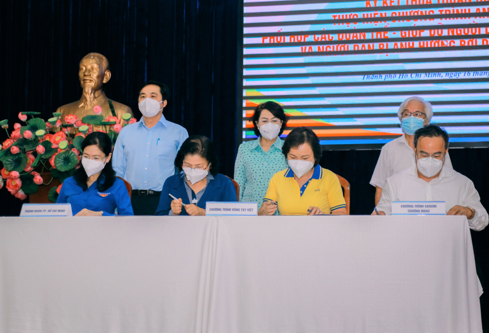 TPHCM: Sẽ hỗ trợ 1 triệu suất ăn/tháng giúp đỡ người nghèo, người gặp khó khăn do dịch Covid-19 2 tphcm se ho tro 1 trieu suat an thang giup do nguoi ngheo nguoi gap kho khan do dich covid 19 02