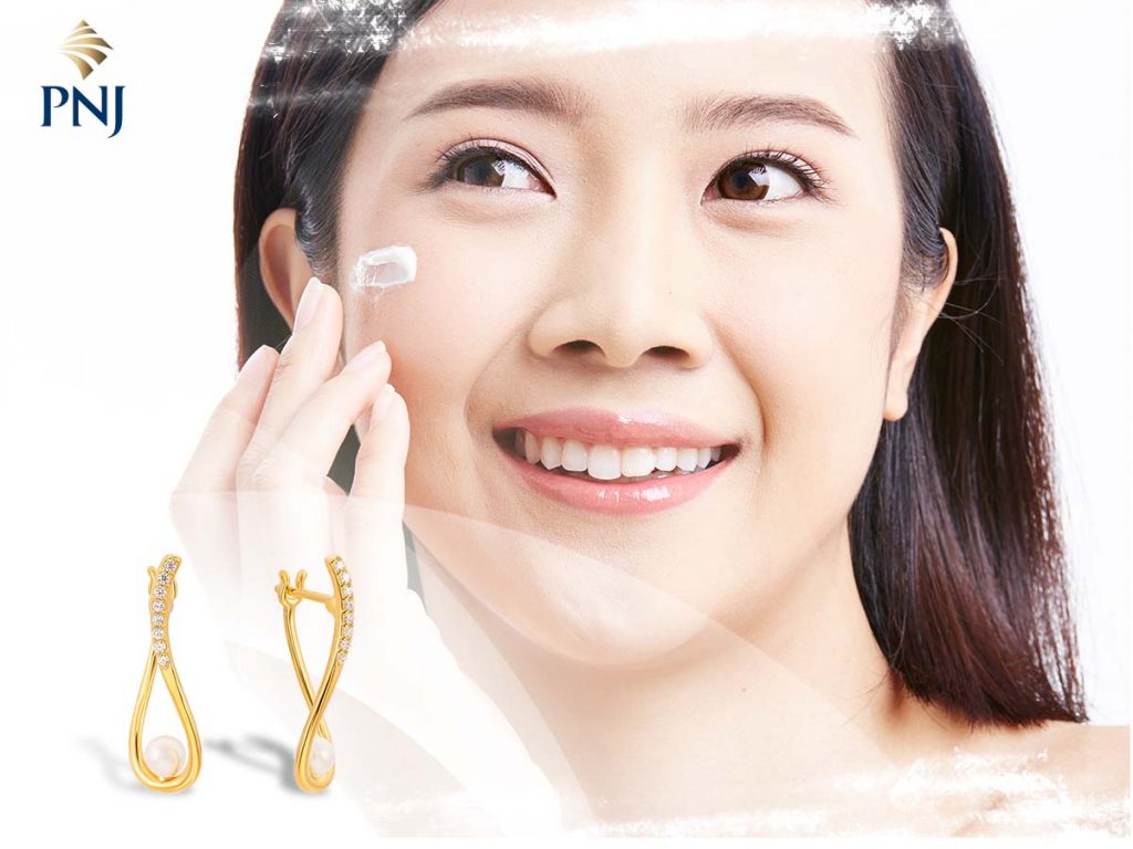 6 mon do phai co trong tui do du lich cua nang hau Covid 1 1