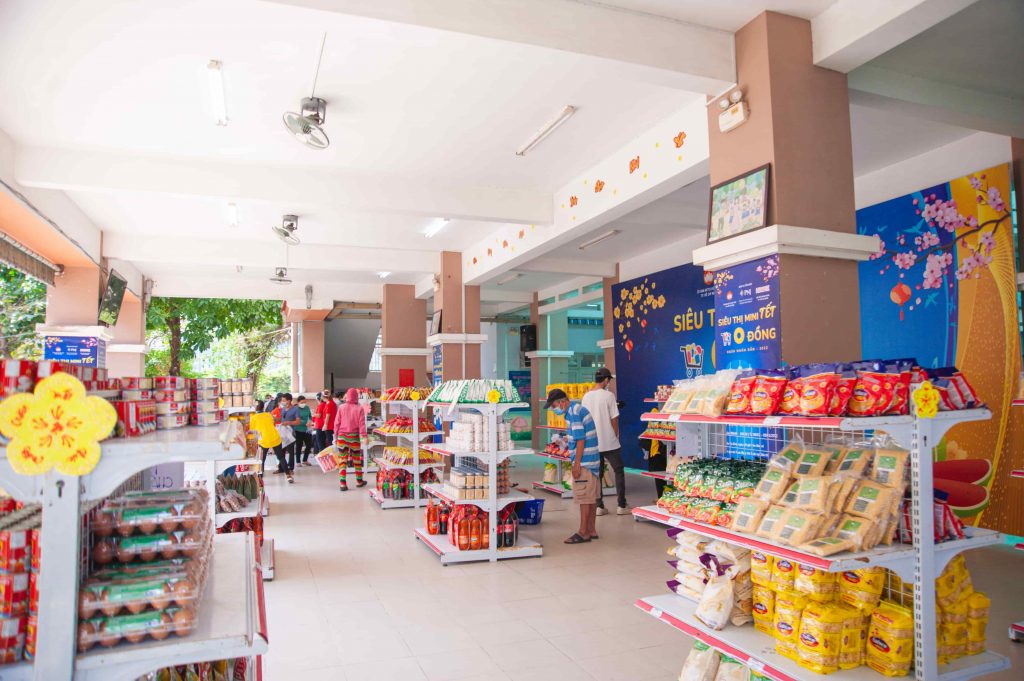 Một mùa xuân thật khác tại TP. HCM mang tên Siêu thị Tết mini 0 đồng 3 mot mua xuan that khac tai tp hcm mang ten sieu thi tet mini 0 dong 03 1