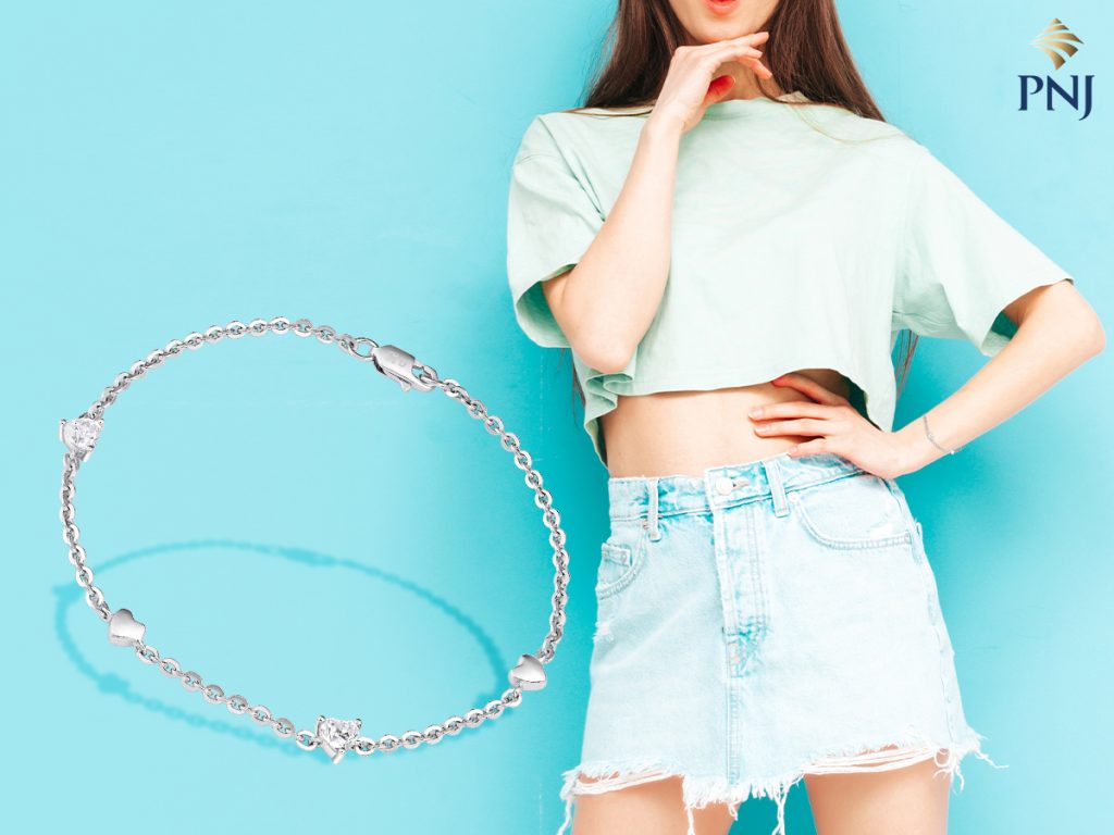 Khi mac chan vay nho chon ngay 5 mon trang suc nay 2