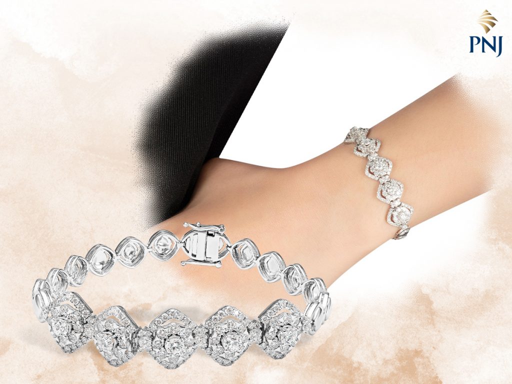 Top 5 trang suc kim cuong ban chay nhat thang 8 2