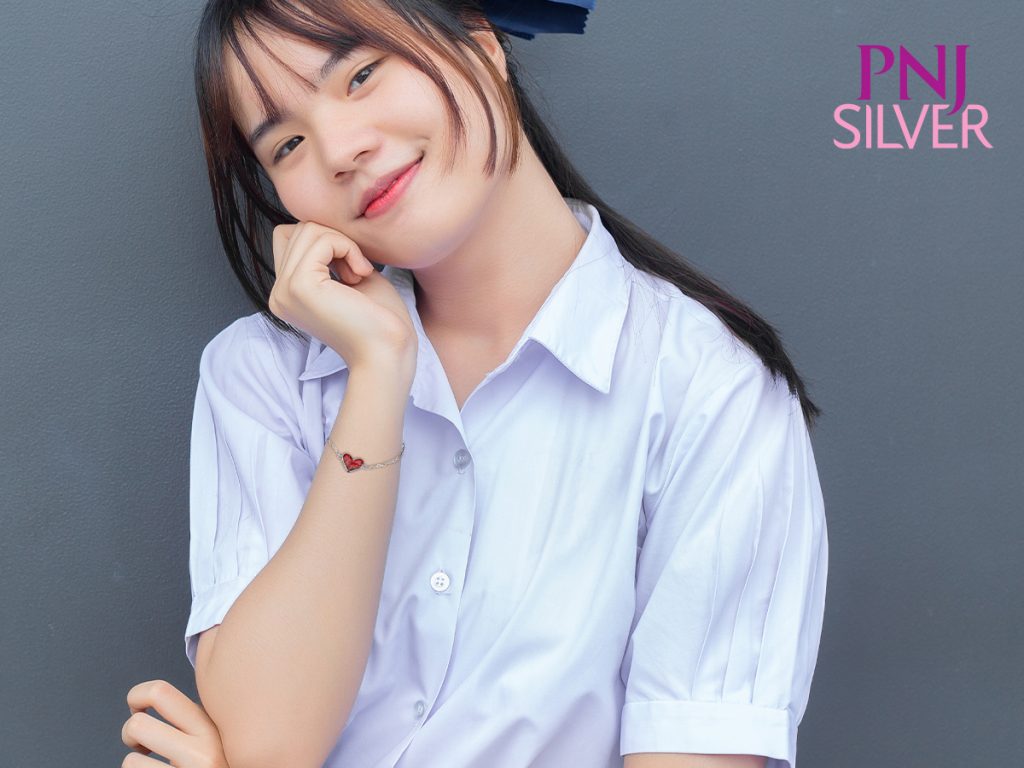 Top 5 trang suc Bac hot nhat cho mua tuu truong 2022 1 4