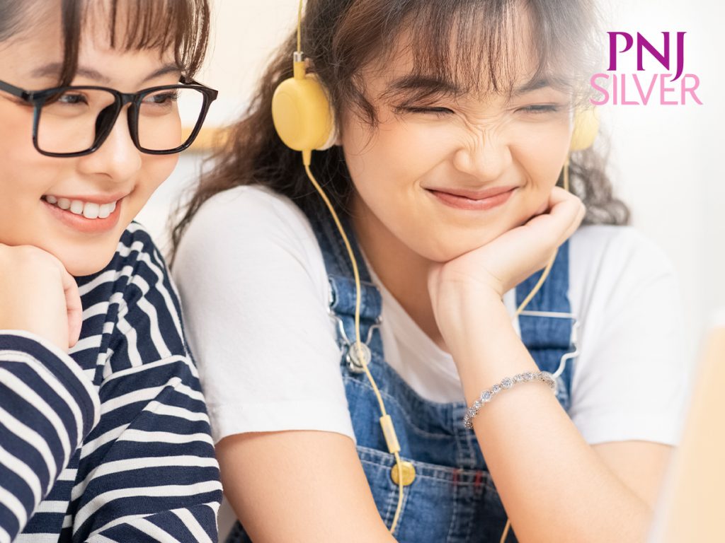 Top 5 trang suc Bac hot nhat cho mua tuu truong 2022 1 5