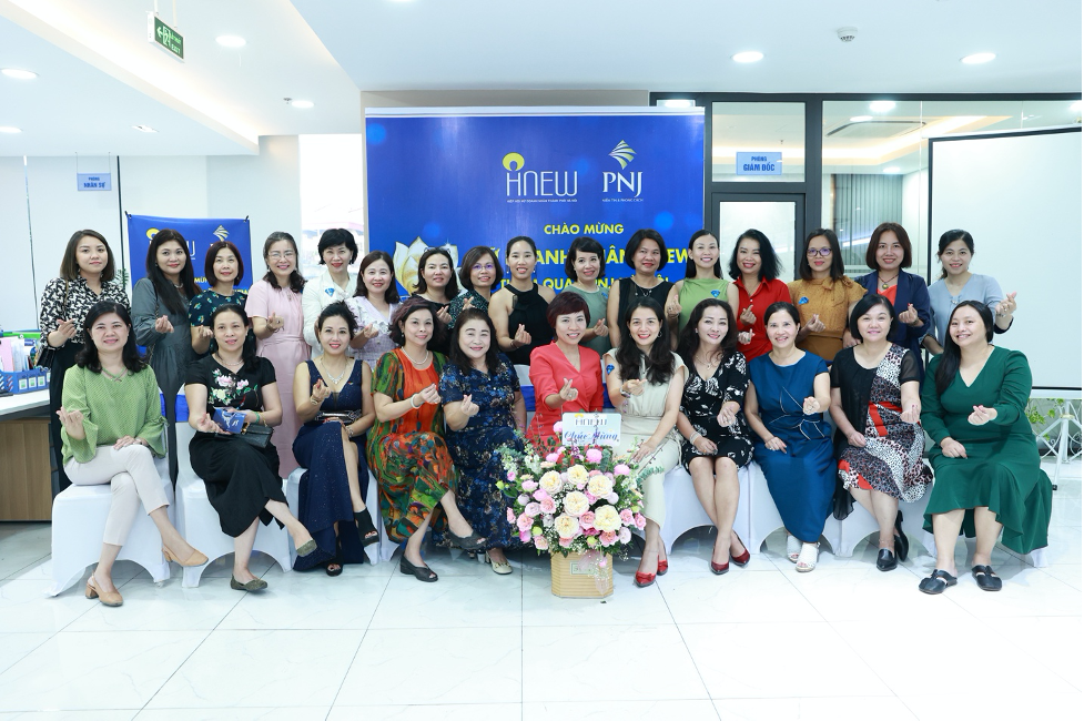 "Hội tụ và Tỏa sáng" cùng PNJ trong cuộc gặp gỡ những nữ Doanh Nhân Hnew cuối thu tháng 10 2 hoi tu va toa sang cung pnj trong cuoc gap go nhung nu doanh nhan hnew cuoi thu thang 10 02