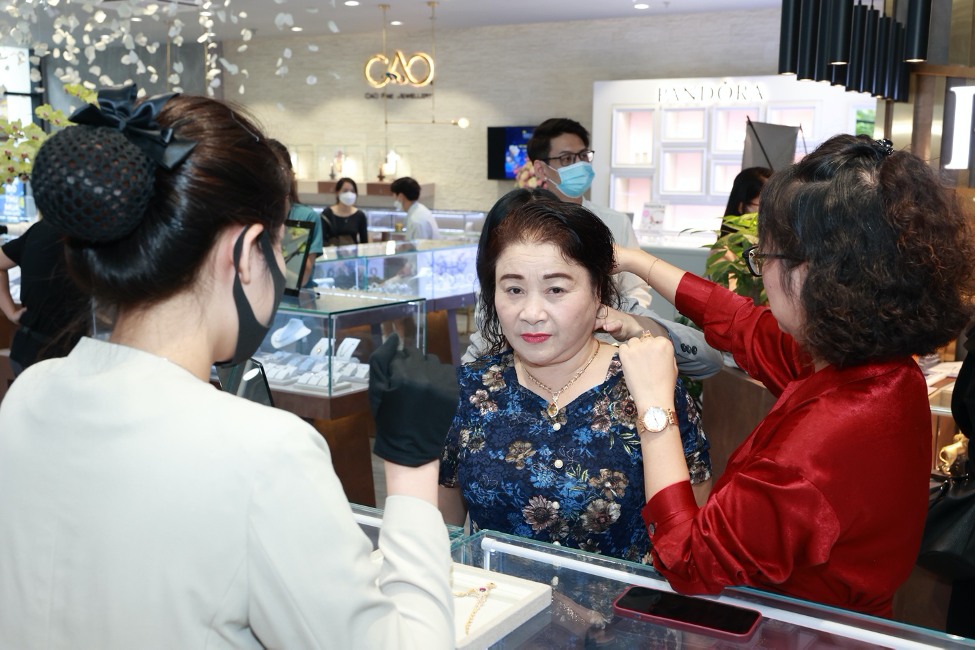 "Hội tụ và Tỏa sáng" cùng PNJ trong cuộc gặp gỡ những nữ Doanh Nhân Hnew cuối thu tháng 10 3 hoi tu va toa sang cung pnj trong cuoc gap go nhung nu doanh nhan hnew cuoi thu thang 10 03