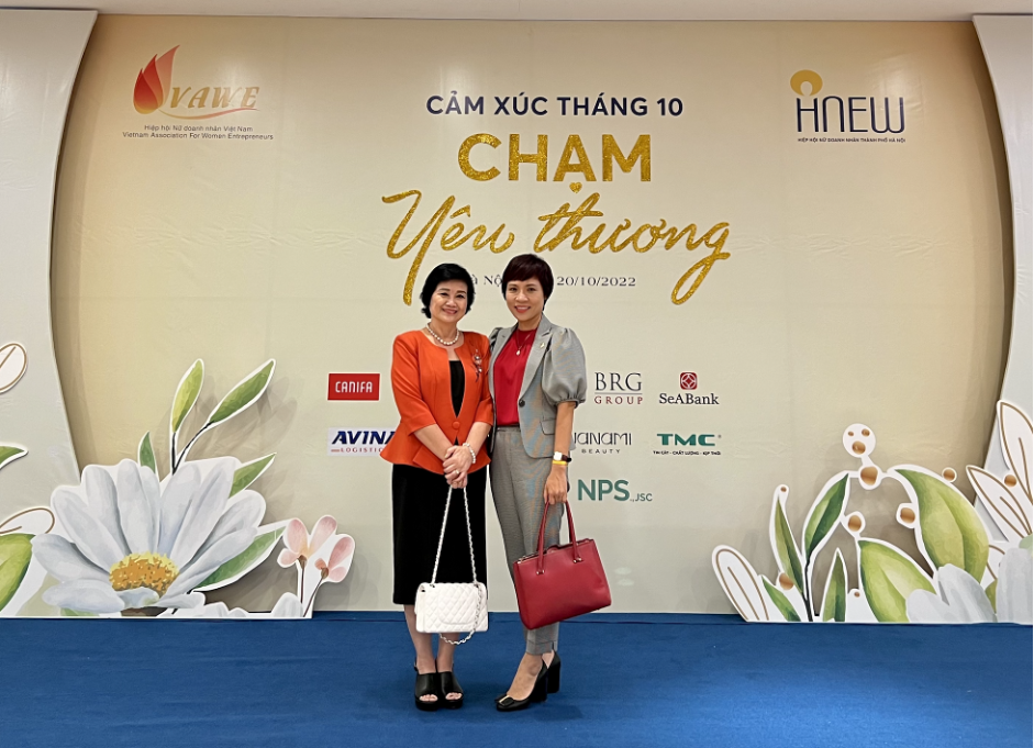 PNJ tài trợ đấu giá Tranh kỷ niệm ngày thành lập Hiệp hội nữ doanh nhân Việt Nam 3 pnj tai tro dau gia tranh ky niem ngay thanh lap hiep hoi nu doanh nhan viet nam 03