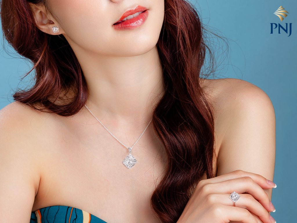 Top 5 bộ trang sức phù hợp nhất cho những buổi tiệc cuối năm 50 Top 5 bo trang suc phu hop nhat cho nhung buoi tiec cuoi nam 1