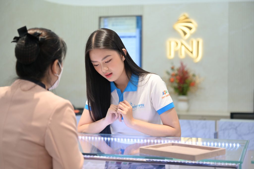 Phụ nữ sống theo khuôn mẫu: Chuẩn mực hay áp lực? 4 phu nu song theo khuon mau chuan muc hay ap luc 4