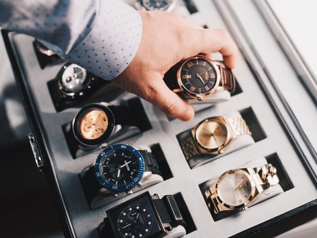 <strong>Thu mua đồng hồ hiệu tại địa chỉ nào uy tín với ưu đãi hấp dẫn?</strong> 49 Size w1200px x H900px 2