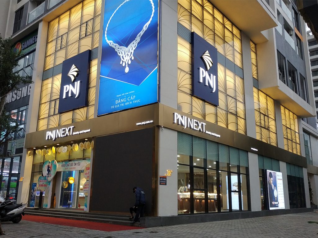 Thu mua đồ hiệu Hà Nội: Mua bán đồ hiệu cũ giá cao, uy tín tại Người Bạn Vàng 1 thu do hieu ha noi 3