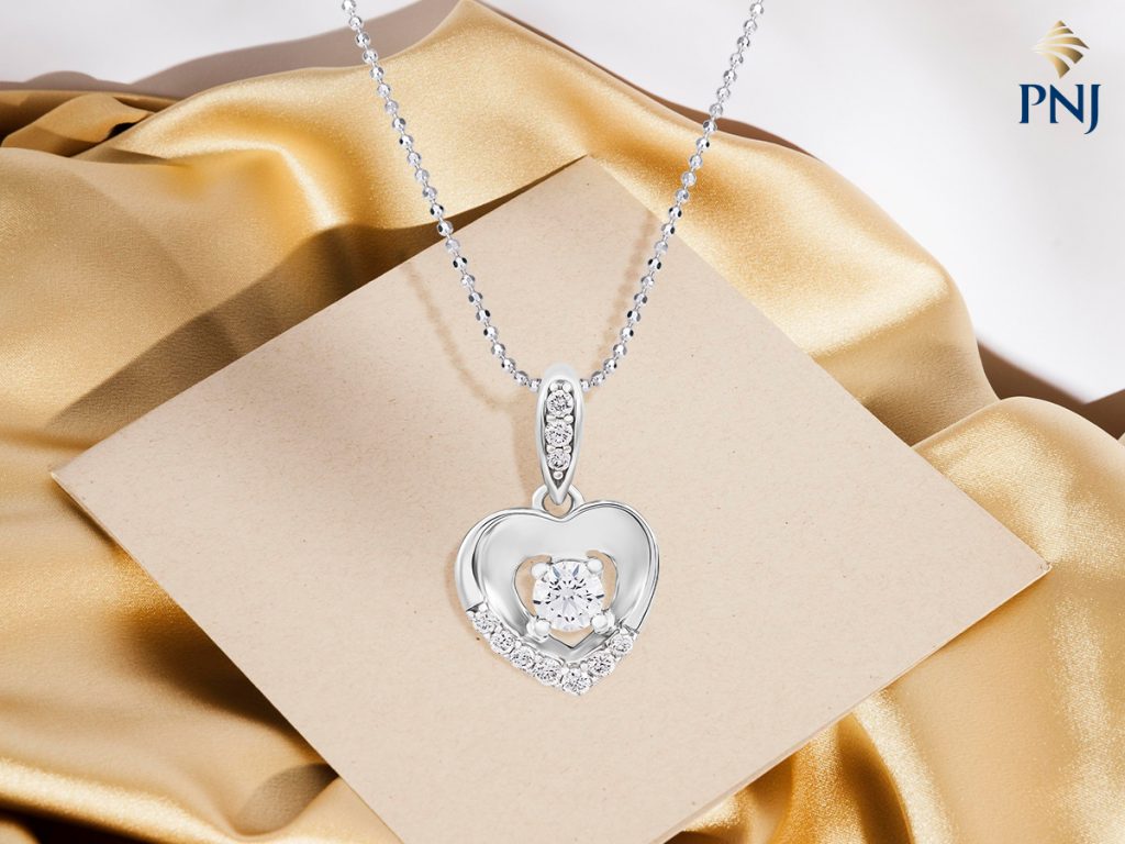 Gợi ý 30 lời chúc cho cha mẹ đơn giản, ý nghĩa cùng món quà trang sức PNJ 1 Goi y 30 loi chuc cho cha me don gian y nghia cung mon qua trang suc PNJ