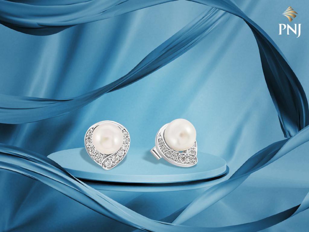 Gợi ý 5 trang sức bông tai ý nghĩa dành tặng mẹ dịp Vu Lan 50 goi y 5 trang suc bong tai y nghia danh tang me dip vu lan 01