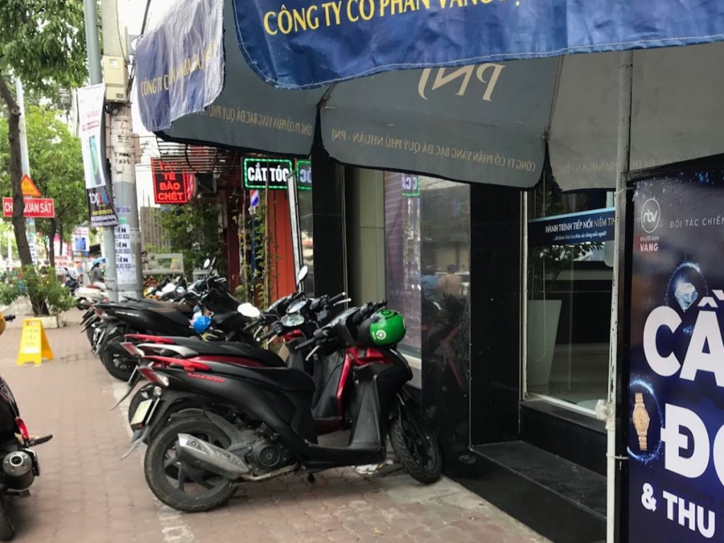 Bật mí tiệm cầm đồ Quận 8 định giá tài sản cao, giải ngân nhanh 3 nguoi ban vang quan 8