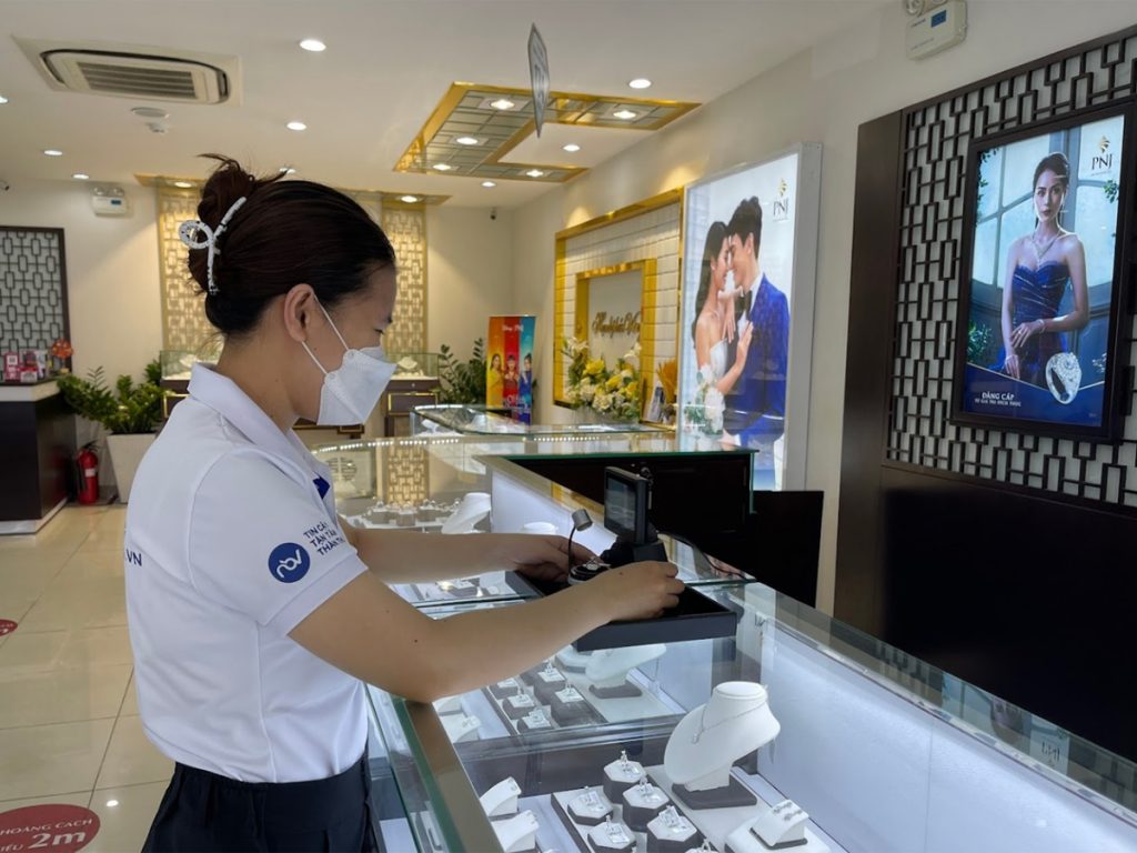 nguoi ban vang quan 9