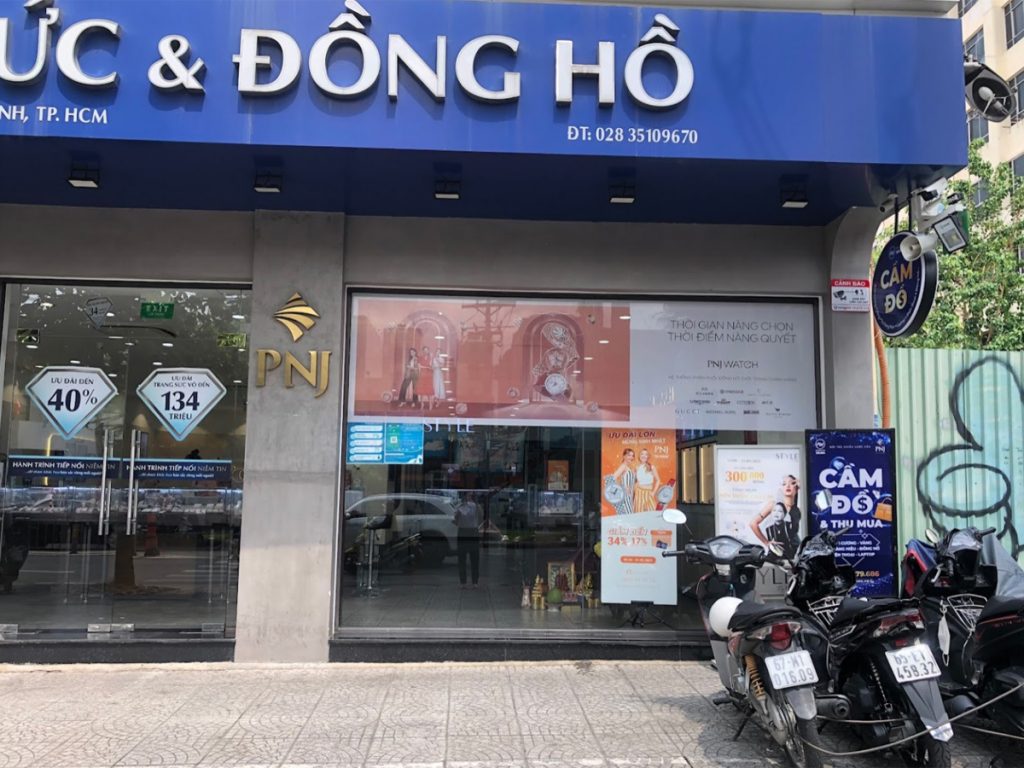 Bật mí đường đi đến cửa hàng cầm đồ Bình Thạnh chi tiết nhất 2 nguoi ban vang binh thanh