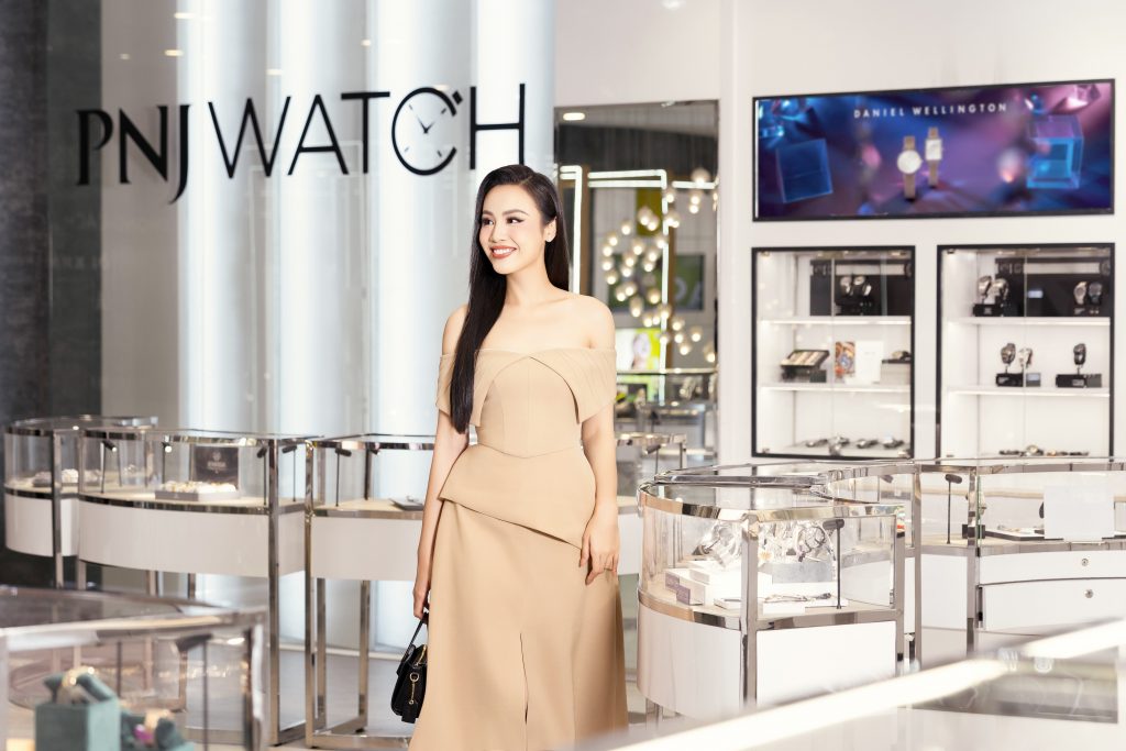 cung a hau thuy tien chon mon qua y nghia tai pnj watch