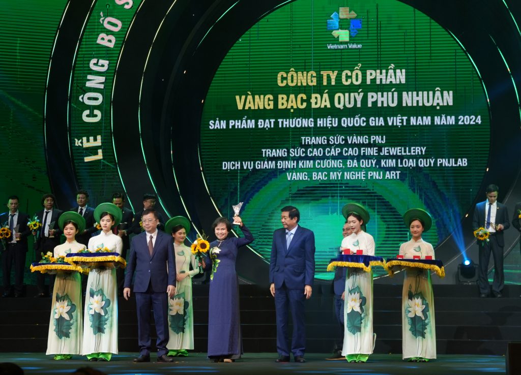 PNJ Đạt Thương Hiệu Quốc Gia 9 Lần Liên Tiếp 1 1. PNJ Hinh nhan giai Thumb