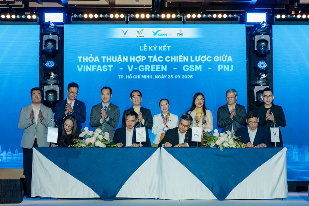 PNJ HỢP TÁC CÙNG VINFAST, GSM, V-GREEN THÚC ĐẨY GIAO THÔNG XANH TRONG DOANH NGHIỆP 1 Anh 1