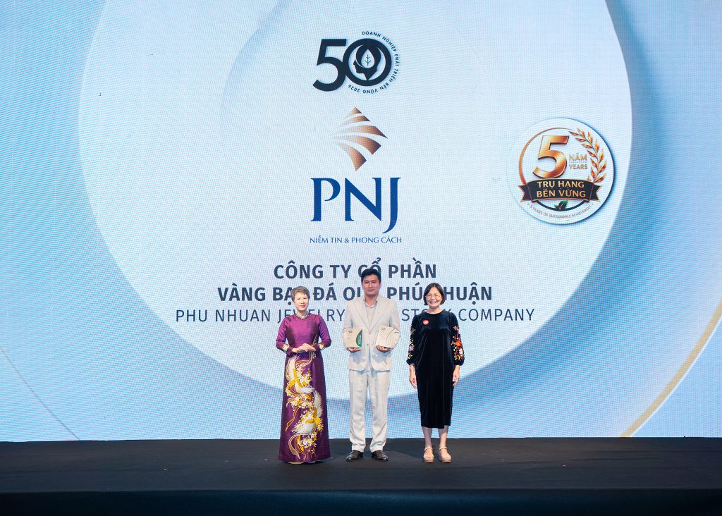 PNJ BA LẦN LẬP "HAT-TRICK" ESG TẠI TOP 50 CSA 1 1 PNJ