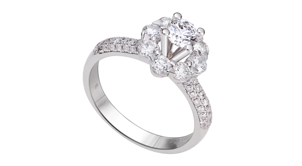 Nhẫn kim cương PNJ tô điểm thêm nét sang trọng và quý phái cho quý cô
